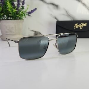 Maui Jim Silver Square-Rectangle Sunglasses with Gray Lenses